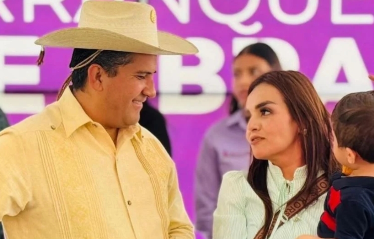 Grecia Quiroz busca registrar como marca ‘Carlos Manzo’ y ‘Movimiento Independiente del Sombrero’