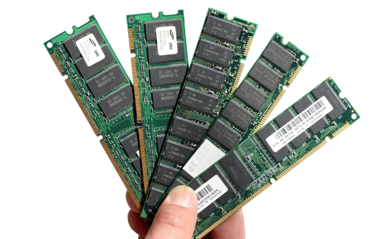 Con los precios de la RAM por las nubes, llega otra mala noticia: una marca cierra para dedicarse a fabricar chips de IA